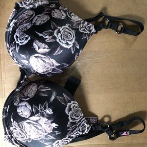 NWT Victoria’s Secret 30D Push-up Bra